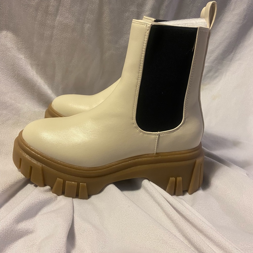 Chinese Laundry Boots Jenny Cream Lug Booties